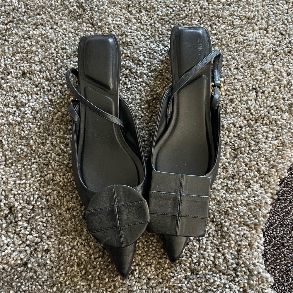 JACQUEMUS CIRCLE SQUARE KITTEN HEELS - Picture 2 of 5